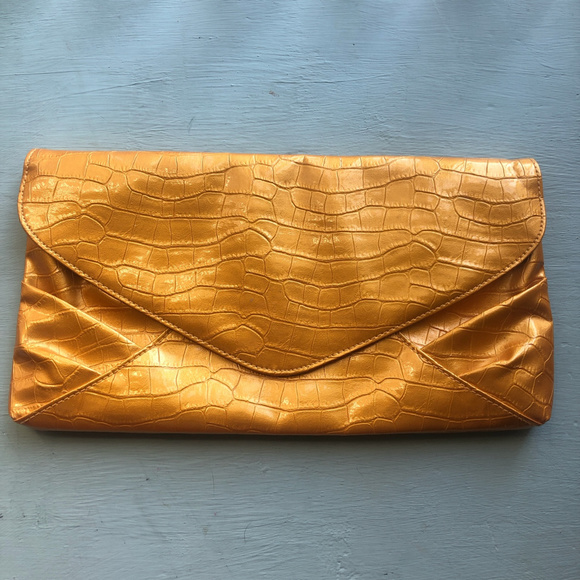 Joan Rivers Handbags - Vintage Joan Rivers Gold clutch